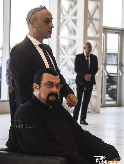 Əfsanəvi Hollivud ulduzu Bakıda məharət göstərdi: "Yenə gələcəm" - VİDEO - FOTO