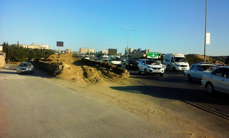 При выезде из Баку транспорту станет просторнее