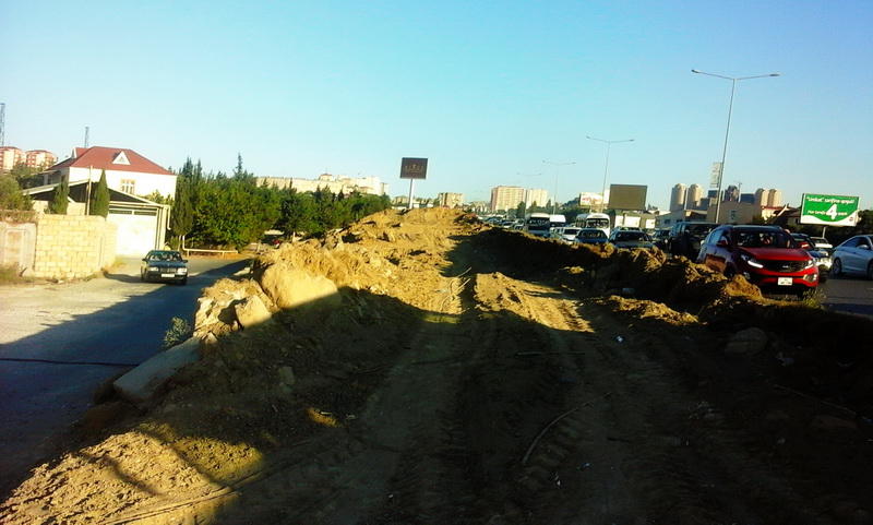 При выезде из Баку транспорту станет просторнее