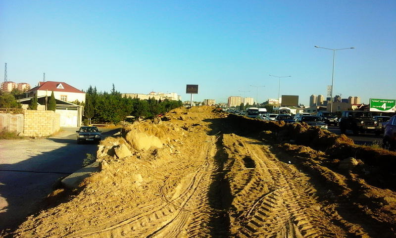 При выезде из Баку транспорту станет просторнее