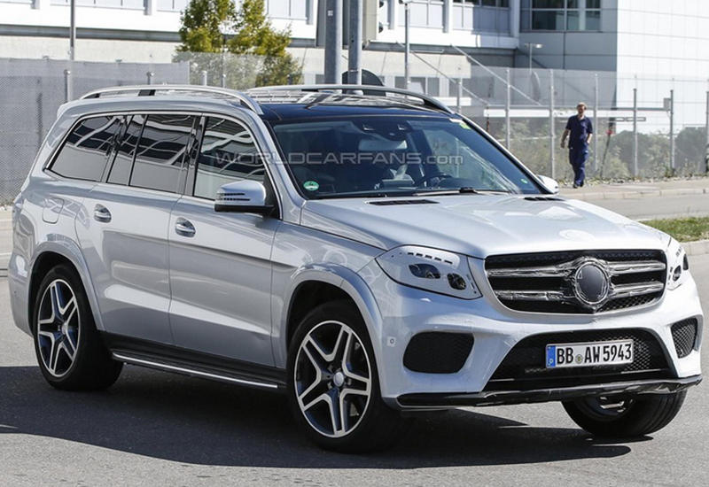 Флагманский внедорожник Mercedes-Benz засветился перед камерами