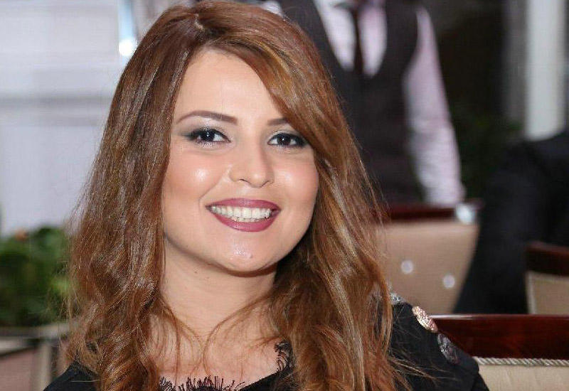 Sevda Yəhyayevanın sinə dekoltesi