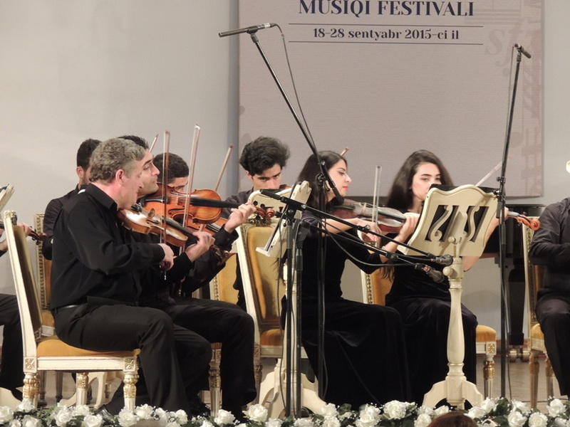 Концерт с сюрпризами в бакинской Филармонии