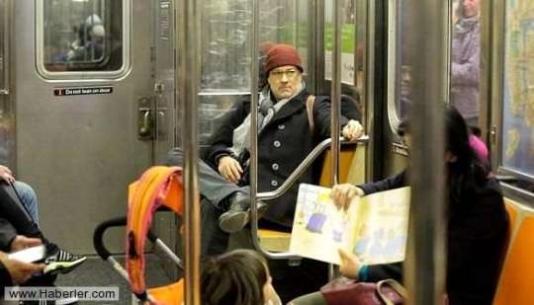 Məşhur aktyor metroda