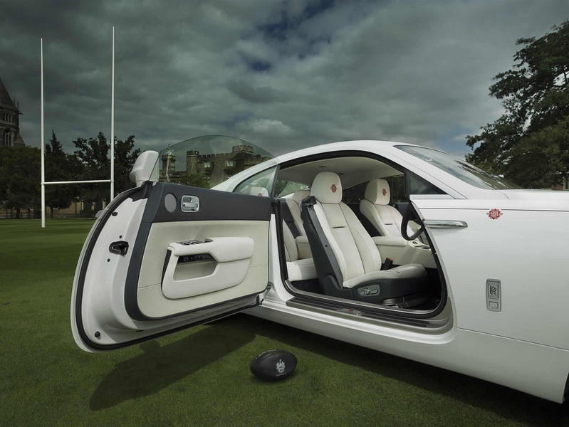Rolls-Royce посвятил автомобиль регбистам