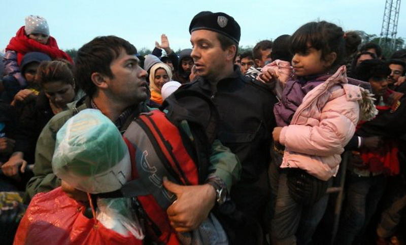 Беженцев из Сирии и Ирака обнаружили в странном месте