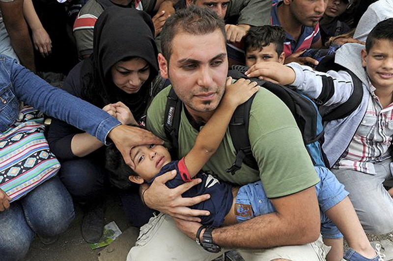 Беженцев из Сирии и Ирака обнаружили в странном месте