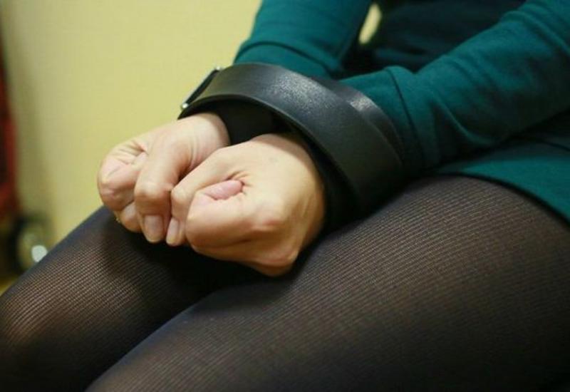 Мужчина взял в заложницы двух женщин