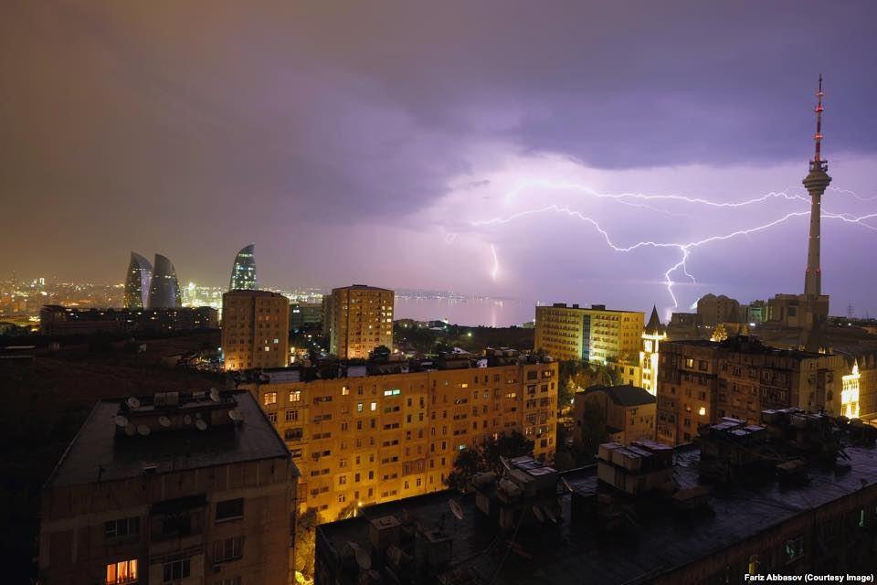 Посмотрите, что натворил ливень в Баку