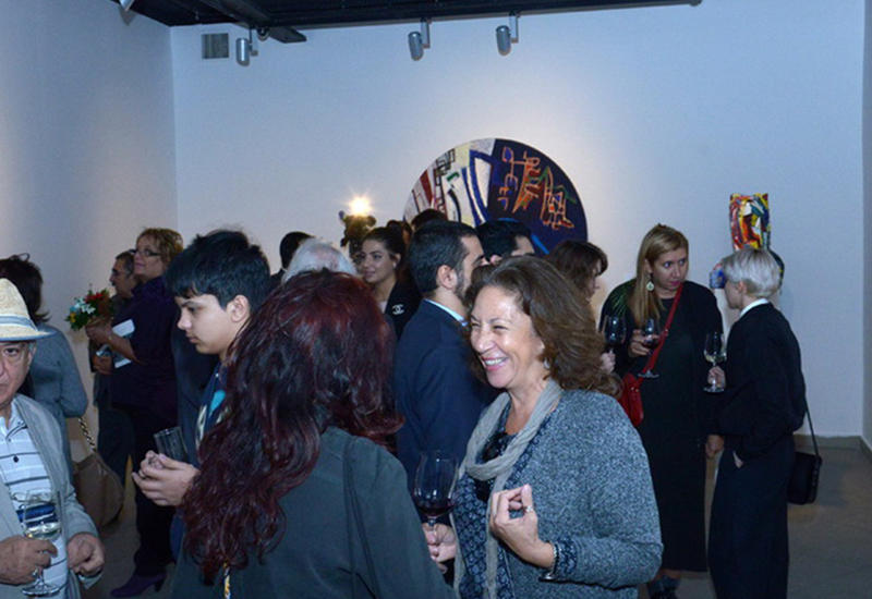 В YAY Gallery открылась выставка известного художника Гусейна Хагверди "Преломление"
