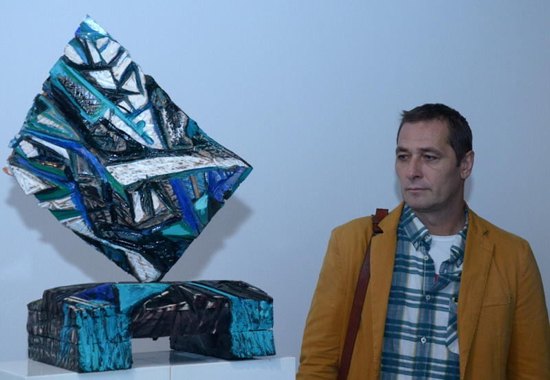 В YAY Gallery открылась выставка известного художника Гусейна Хагверди "Преломление"