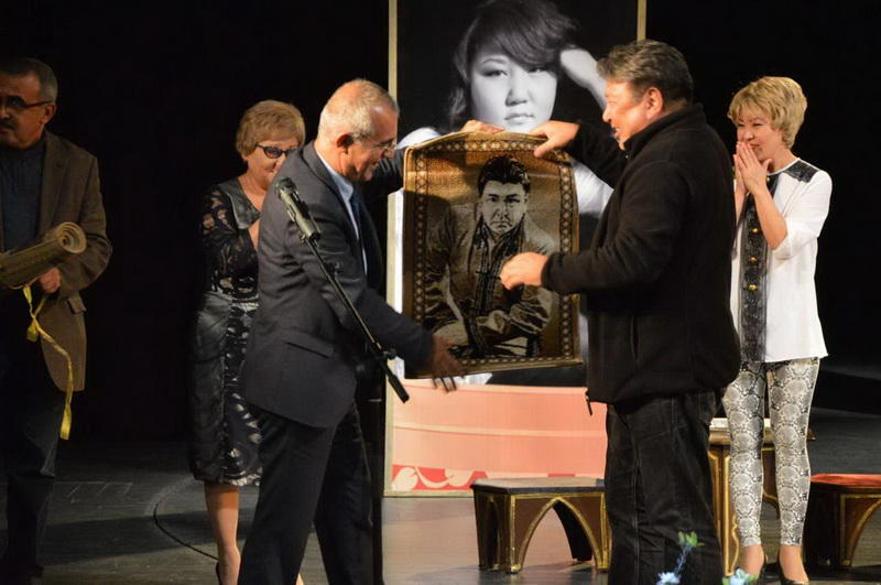 "Любящая женщина" в Баку