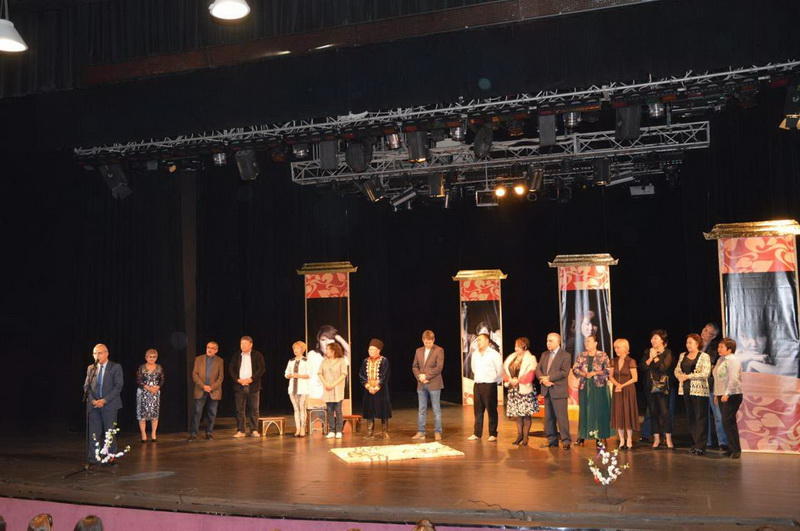 "Любящая женщина" в Баку