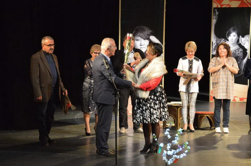 "Любящая женщина" в Баку