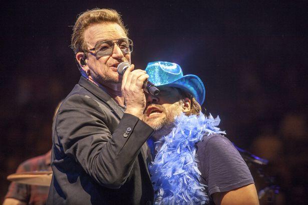 Пенелопа Крус с мужем устроили шоу на концерте U2