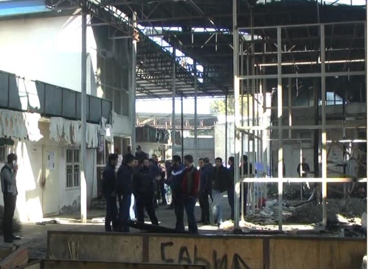 Ticarət mərkəzi kül oldu, 83 sahibkar ziyana düşdü