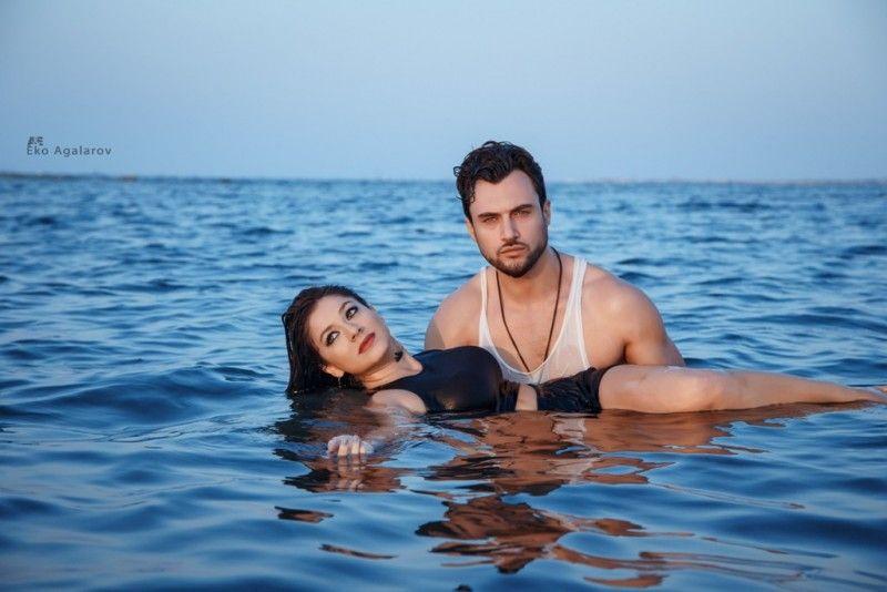 Dənizin içində elə "Sarmaş- Dolaş" oldular ki...