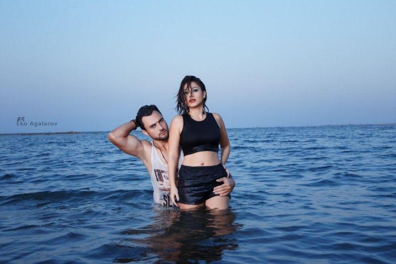 Dənizin içində elə "Sarmaş- Dolaş" oldular ki...