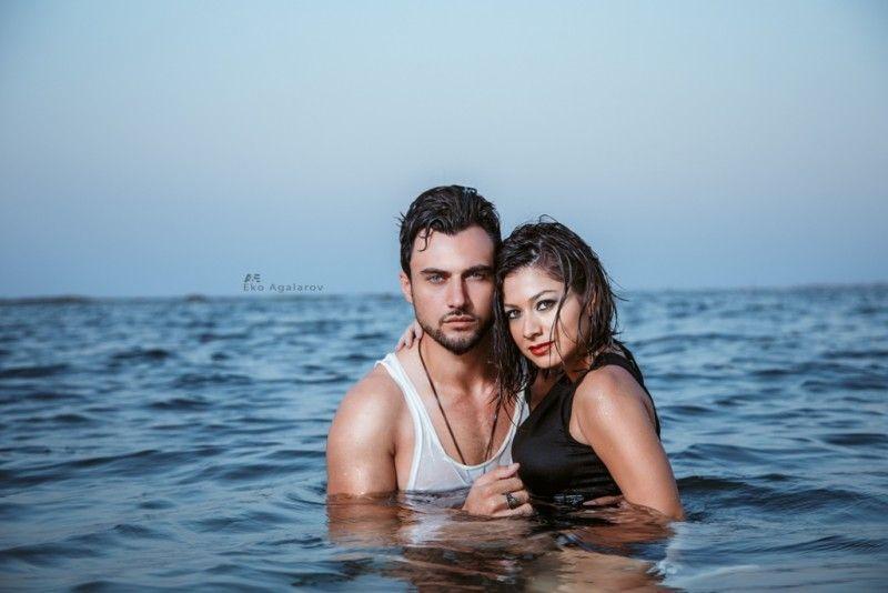 Dənizin içində elə "Sarmaş- Dolaş" oldular ki...