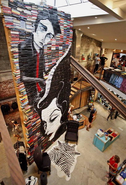 "Картинная галерея" Day.Az: Невероятное книжное искусство