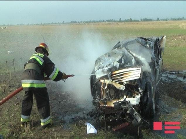 Двое сгорели в Mercedes заживо