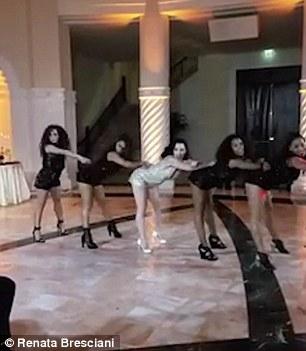Невеста шокировала любимого сексуальными танцами на свадьбе