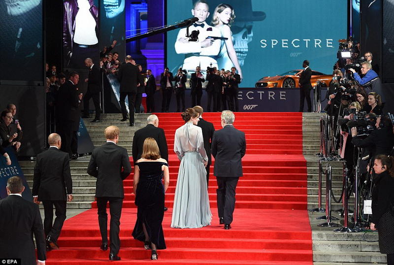 Королевская семья Британии на премьере "007: Спектр"