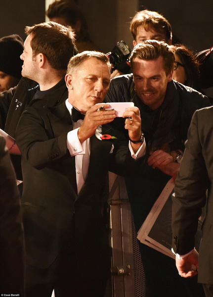 Моника Беллуччи и Леа Сейду на грандиозной премьере "007:Спектр"