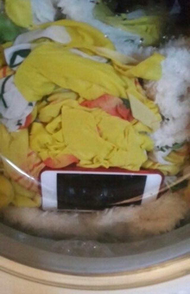 Xanımların fikri Facebook-da qalanda paltaryuyan maşın bu cür olur