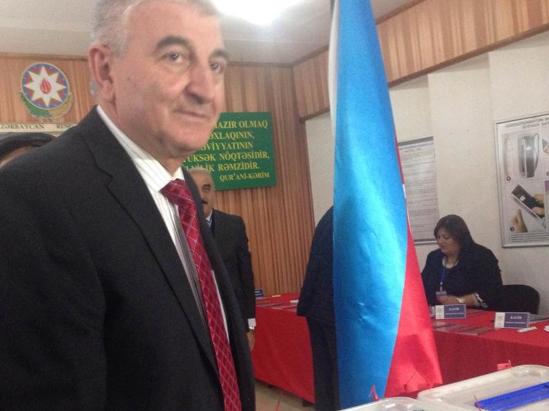 Məzahir Pənahovda səs verdi