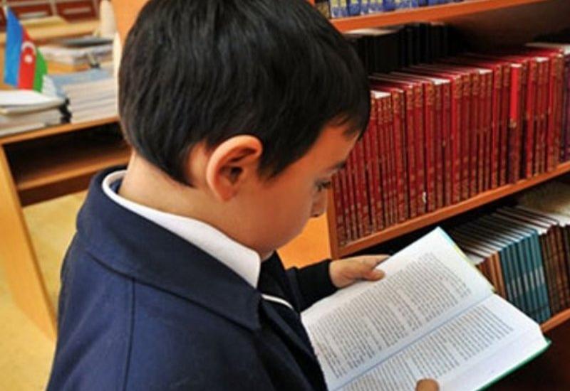 Məktəblərdə dərsliklərlə bağlı
