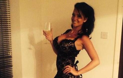 Девушка потратила весь свой студенческий кредит на новую грудь