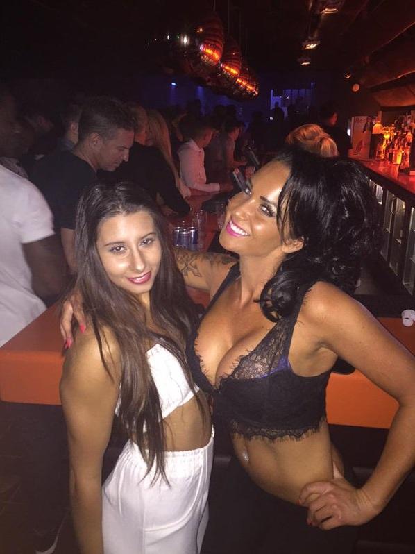 Девушка потратила весь свой студенческий кредит на новую грудь