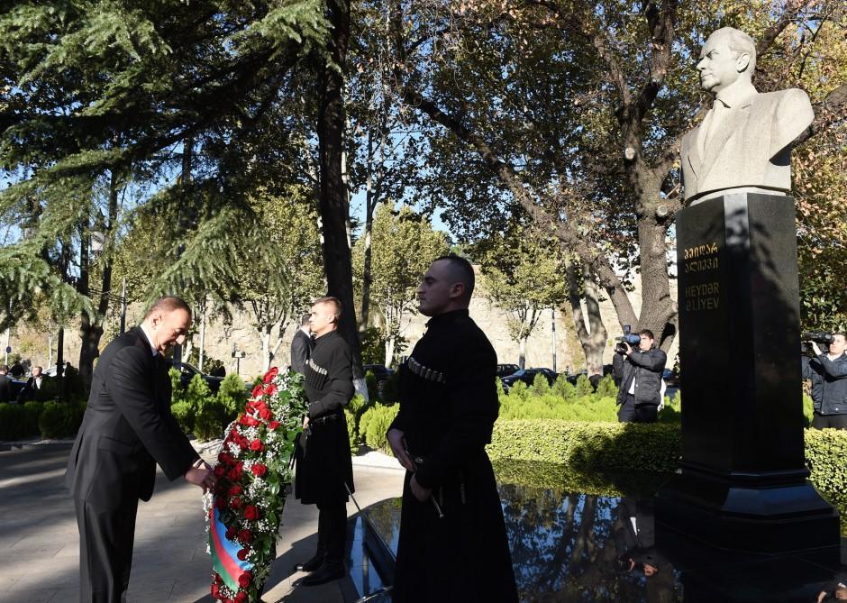 Президент Ильхам Алиев встретился с экс-премьером Грузии