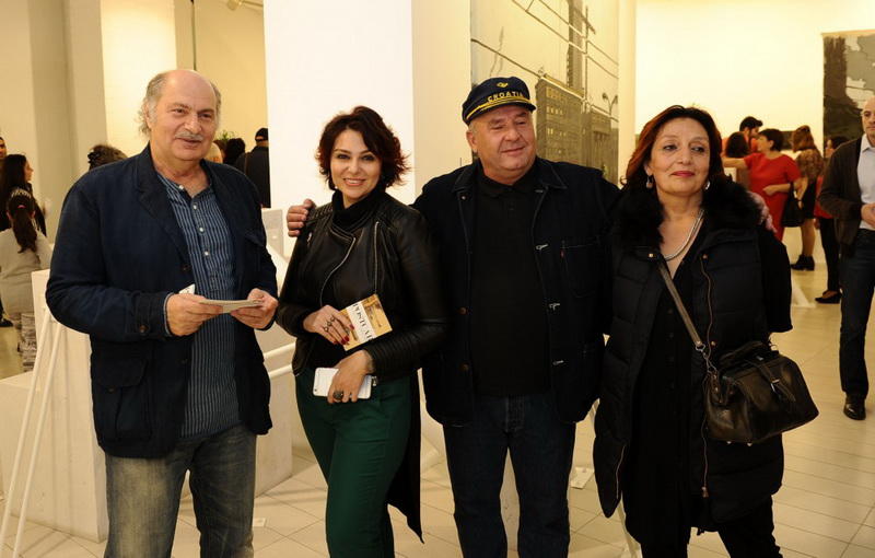 В Баку проходит выставка известного грузинского художника