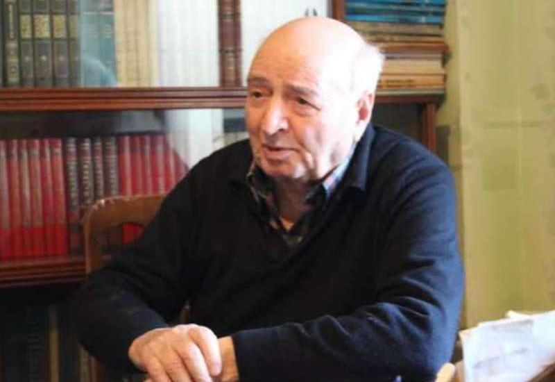 Tanınmış yazıçı xəstəxanaya yerləşdirildi