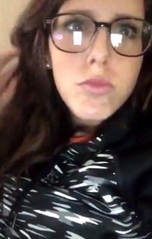 Она снимала себя на видео, когда внезапно на дом упал самолет