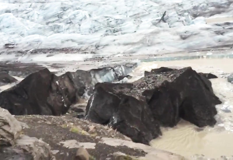 Туристы засняли уникальные кадры