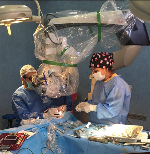 В Баку врачи провели уникальную операцию