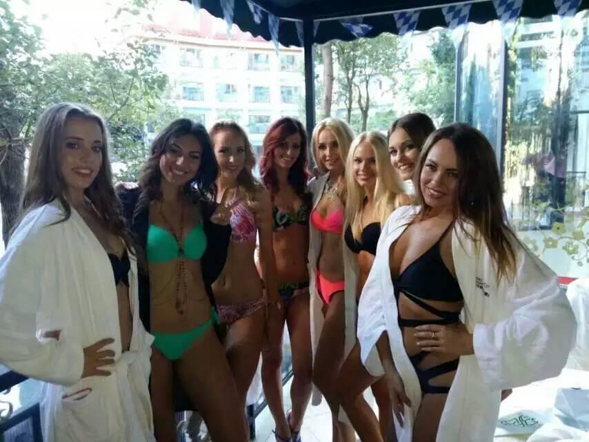 Pərvin “Miss Bikini Universe"də