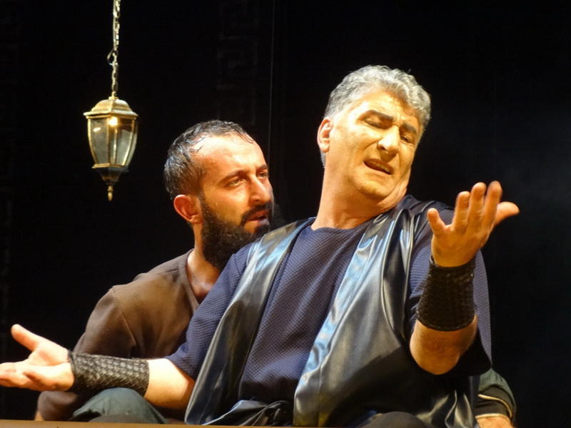 В Баку сожгли одно из семи чудес света