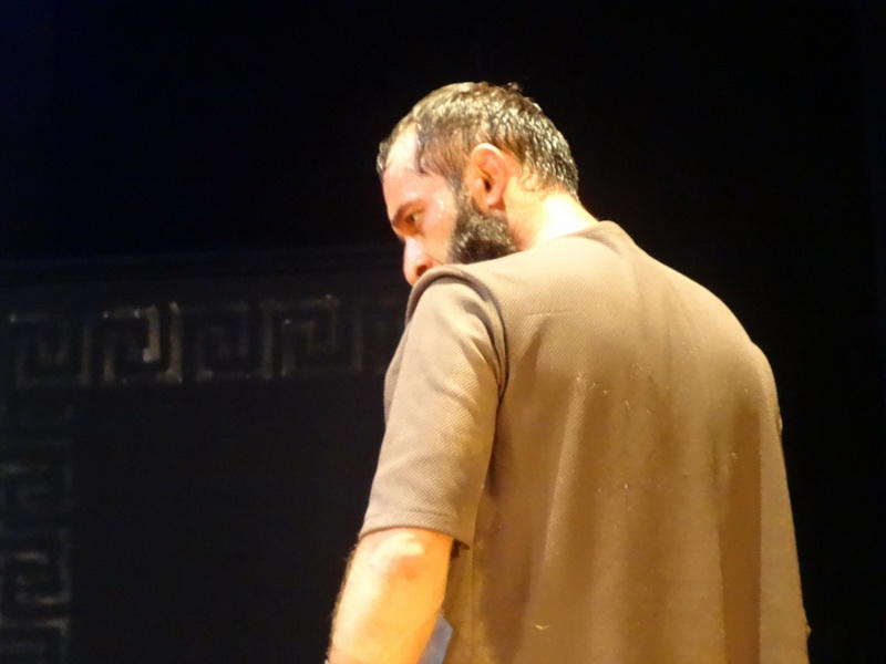 В Баку сожгли одно из семи чудес света