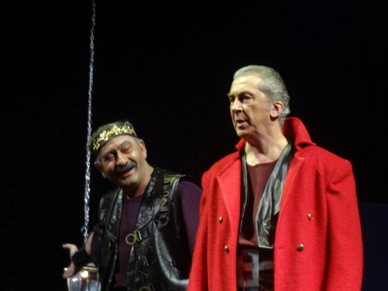 В Баку сожгли одно из семи чудес света