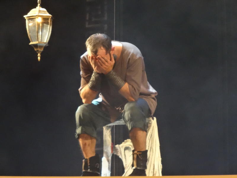 В Баку сожгли одно из семи чудес света