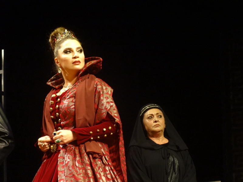 В Баку сожгли одно из семи чудес света