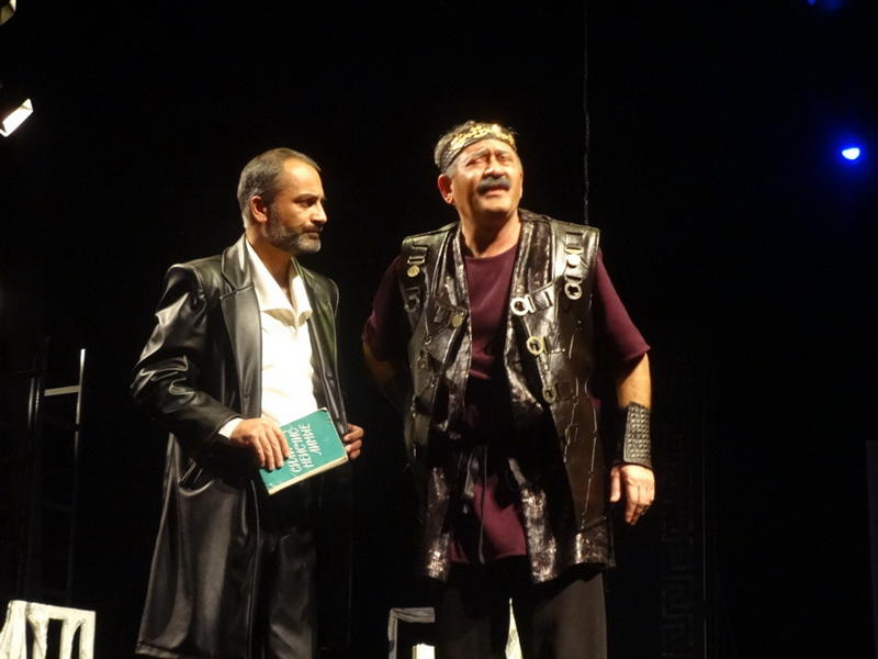 В Баку сожгли одно из семи чудес света