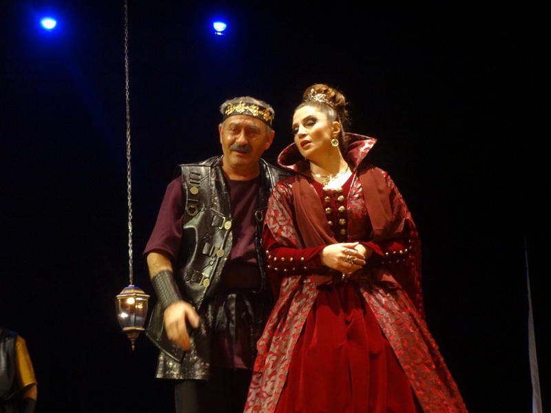 В Баку сожгли одно из семи чудес света