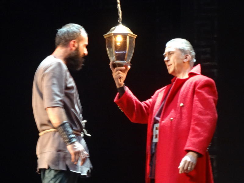 В Баку сожгли одно из семи чудес света