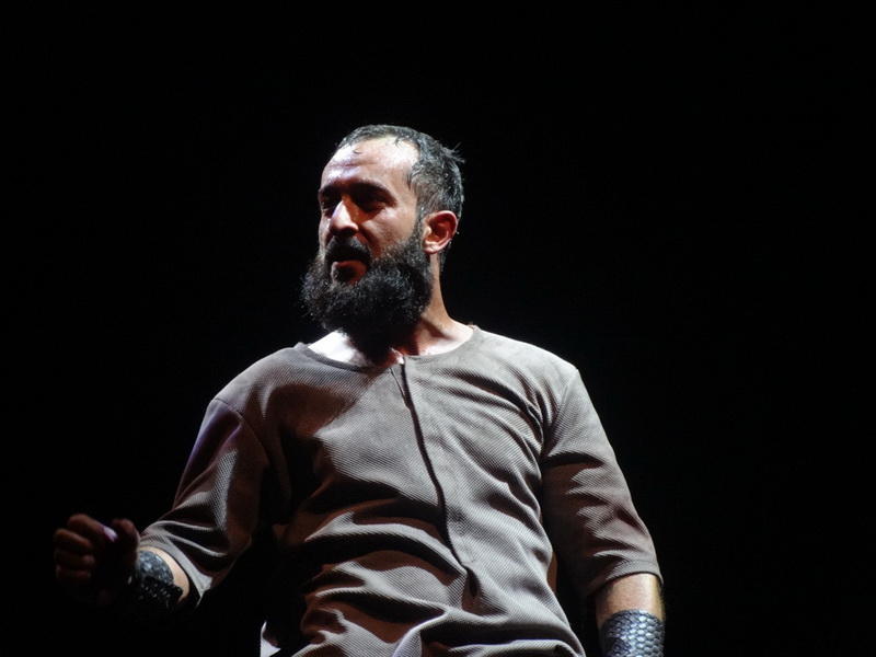 В Баку сожгли одно из семи чудес света