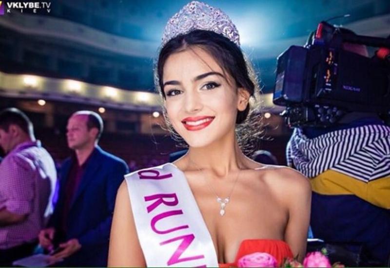 Азербайджанская модель зажгла под мейхану